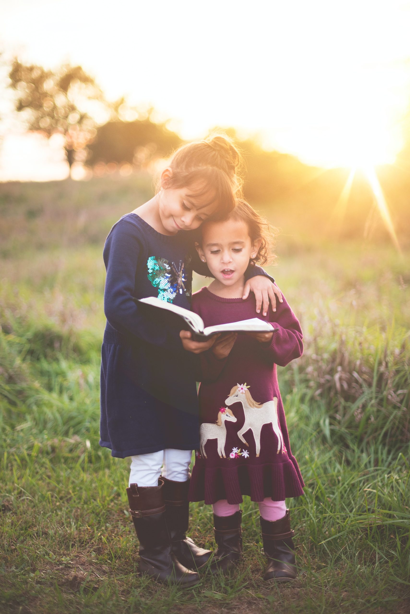 two girls reading